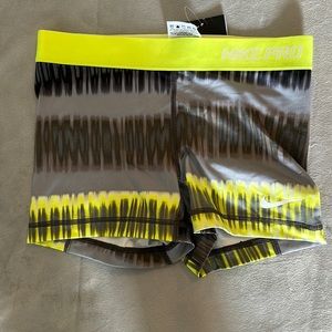 NWT Nike Pro Trainning Shorts